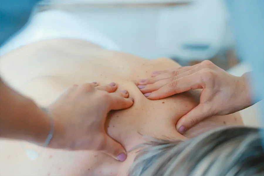 Thai Yoga Massage im Freiraum